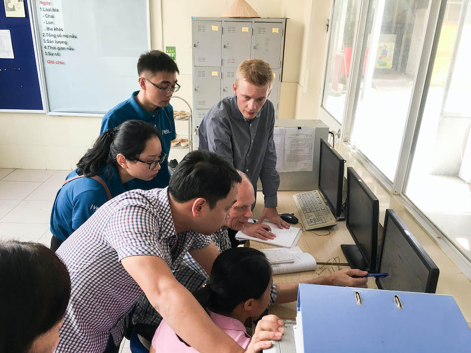 Việt[-]Nam[-]và[-]Đan[-]Mạch[-]hợp[-]tác[-]thúc[-]đẩy[-]các[-]nỗ[-]lực[-]sử[-]dụng[-]năng[-]lượng[-]tiết[-]kiệm[-]và[-]hiệu[-]quả